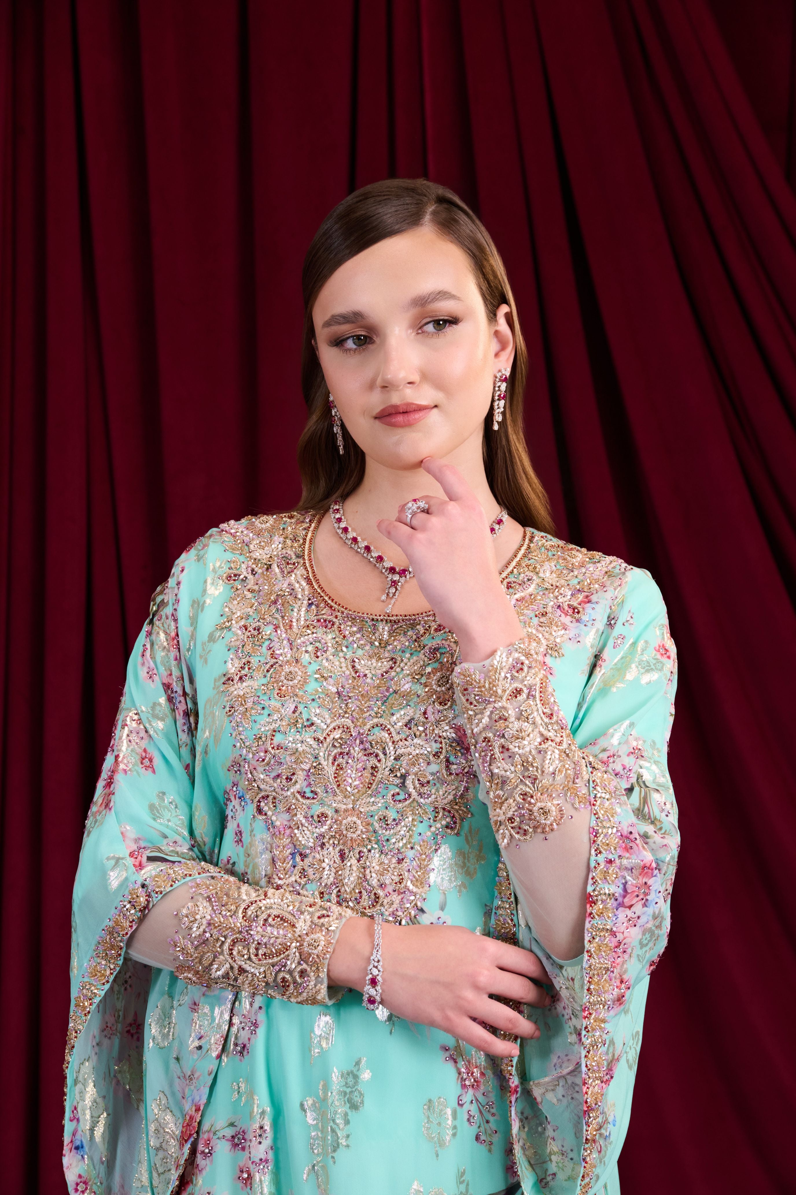Noria Thoub - AED 5,350 (FEATURED IN IMAGE)