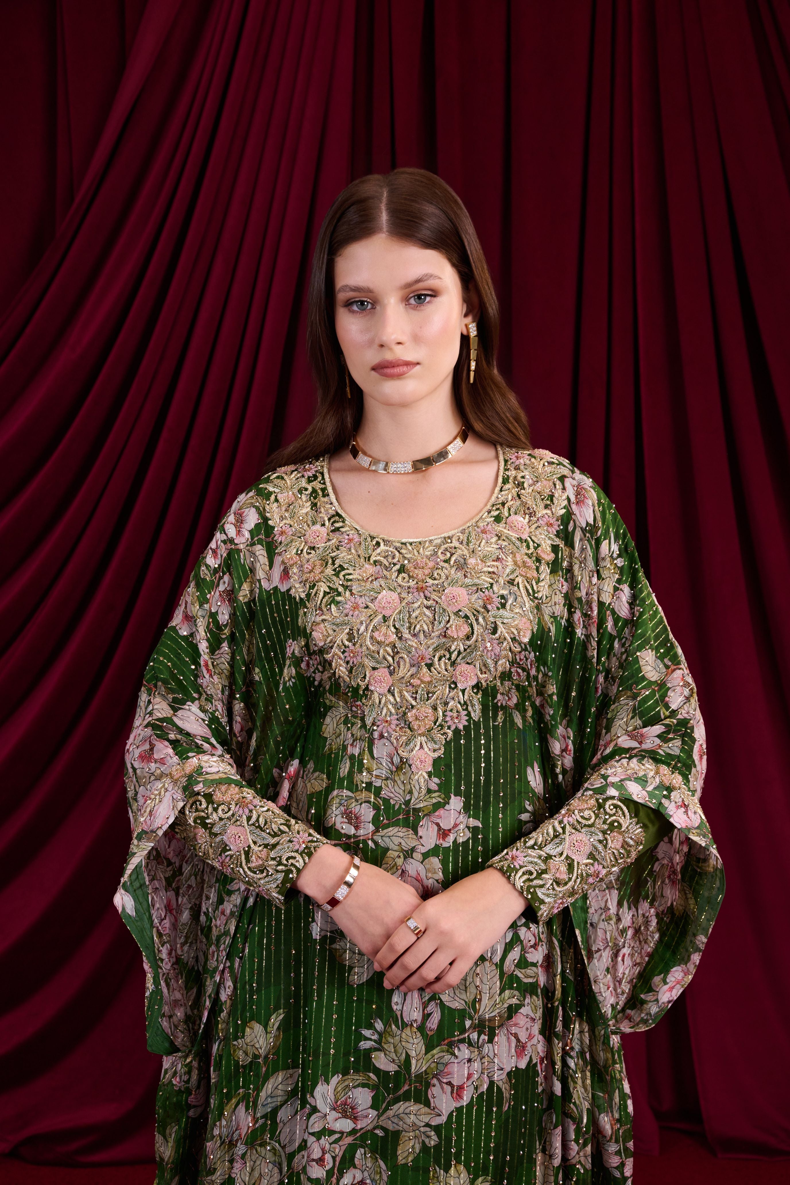 Mahra Thoub - AED 6750 (FEATURED IN IMAGE)